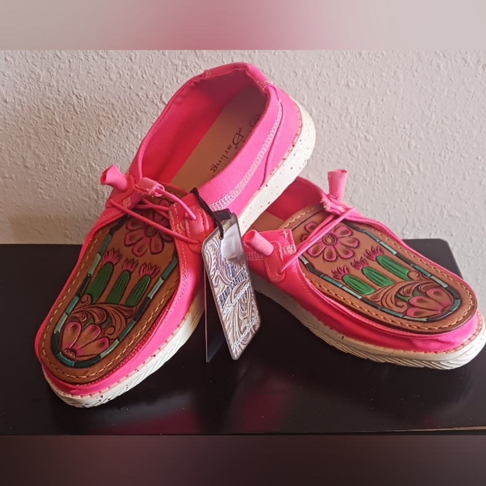 American Darling Hand Tooled Women's Carved Genuine Leather Lightweight Shoe 10